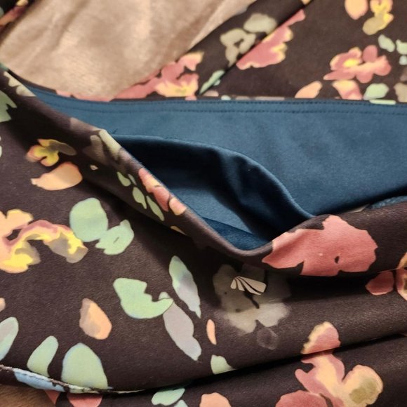 Marika Yoga Leggings - Picture 6 of 6